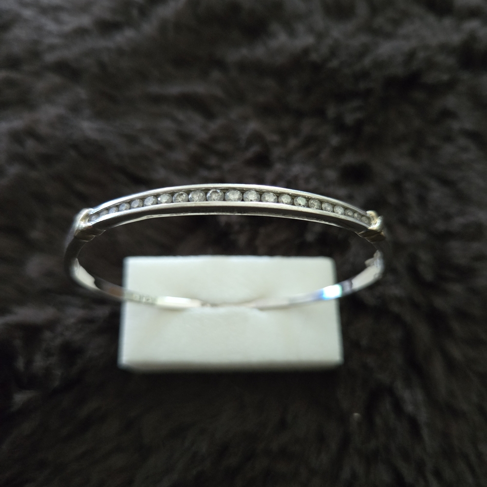 Elegant Silver Bangle Bracelet